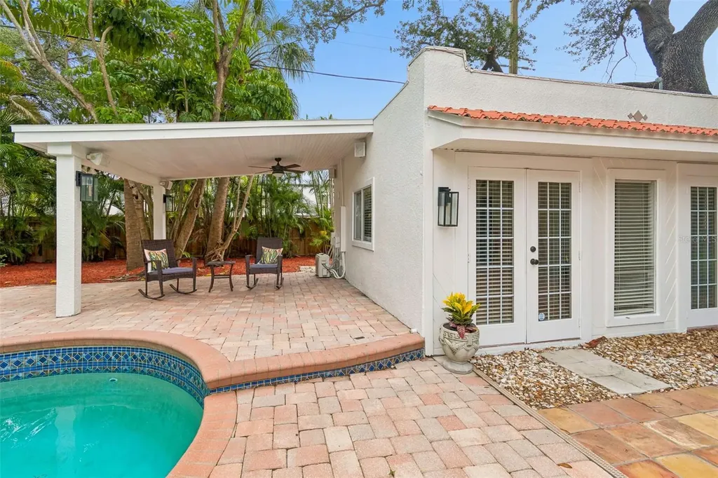 2434 W Prospect Road Tampa FL 33629