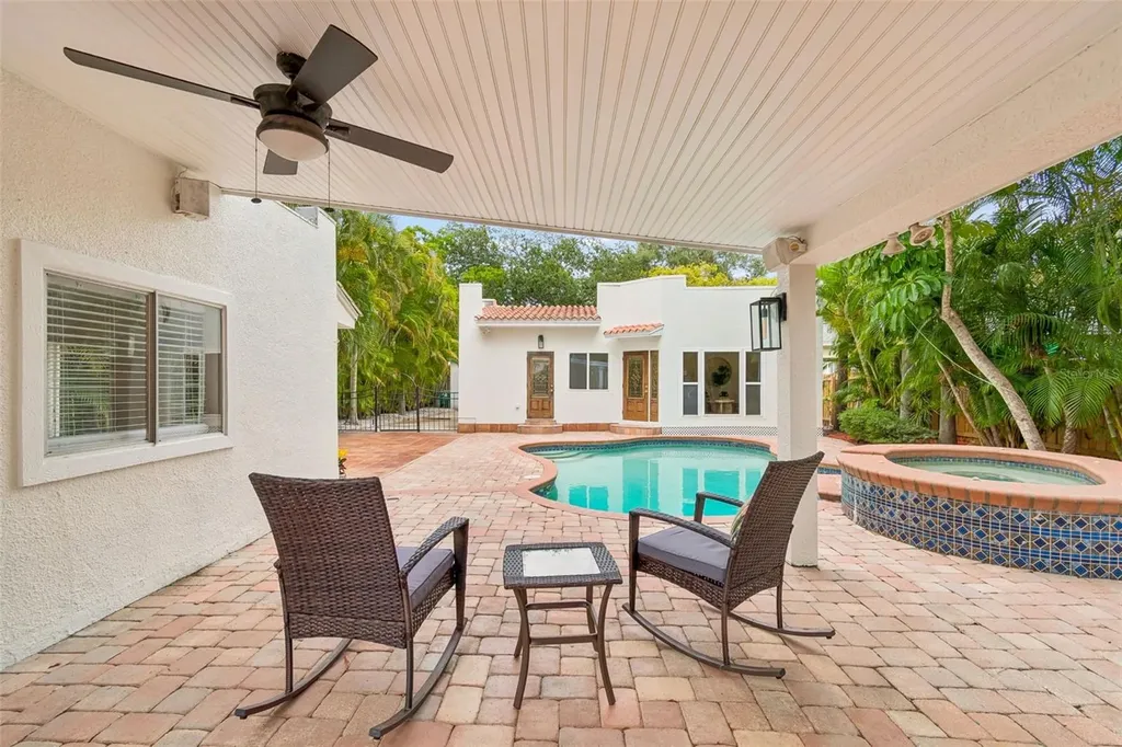 2434 W Prospect Road Tampa FL 33629