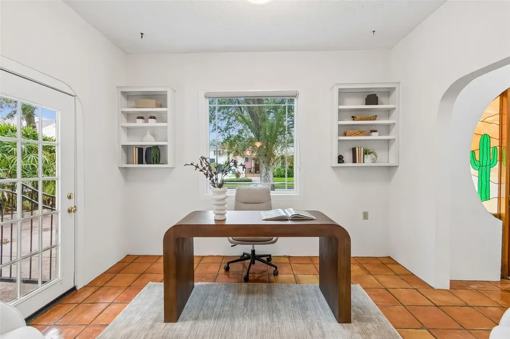 2434 W Prospect Road Tampa FL 33629