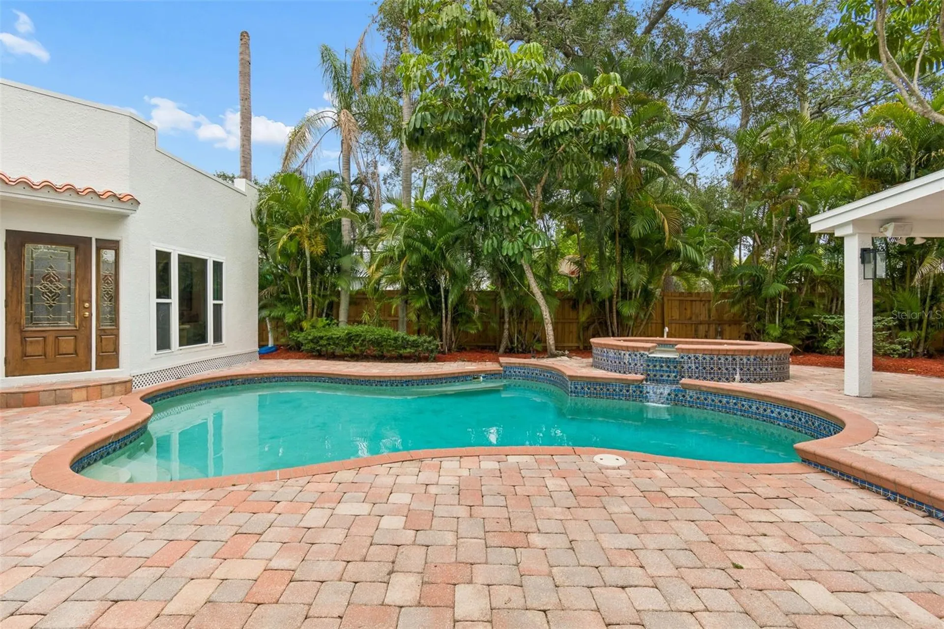 2434 W Prospect Road Tampa FL 33629