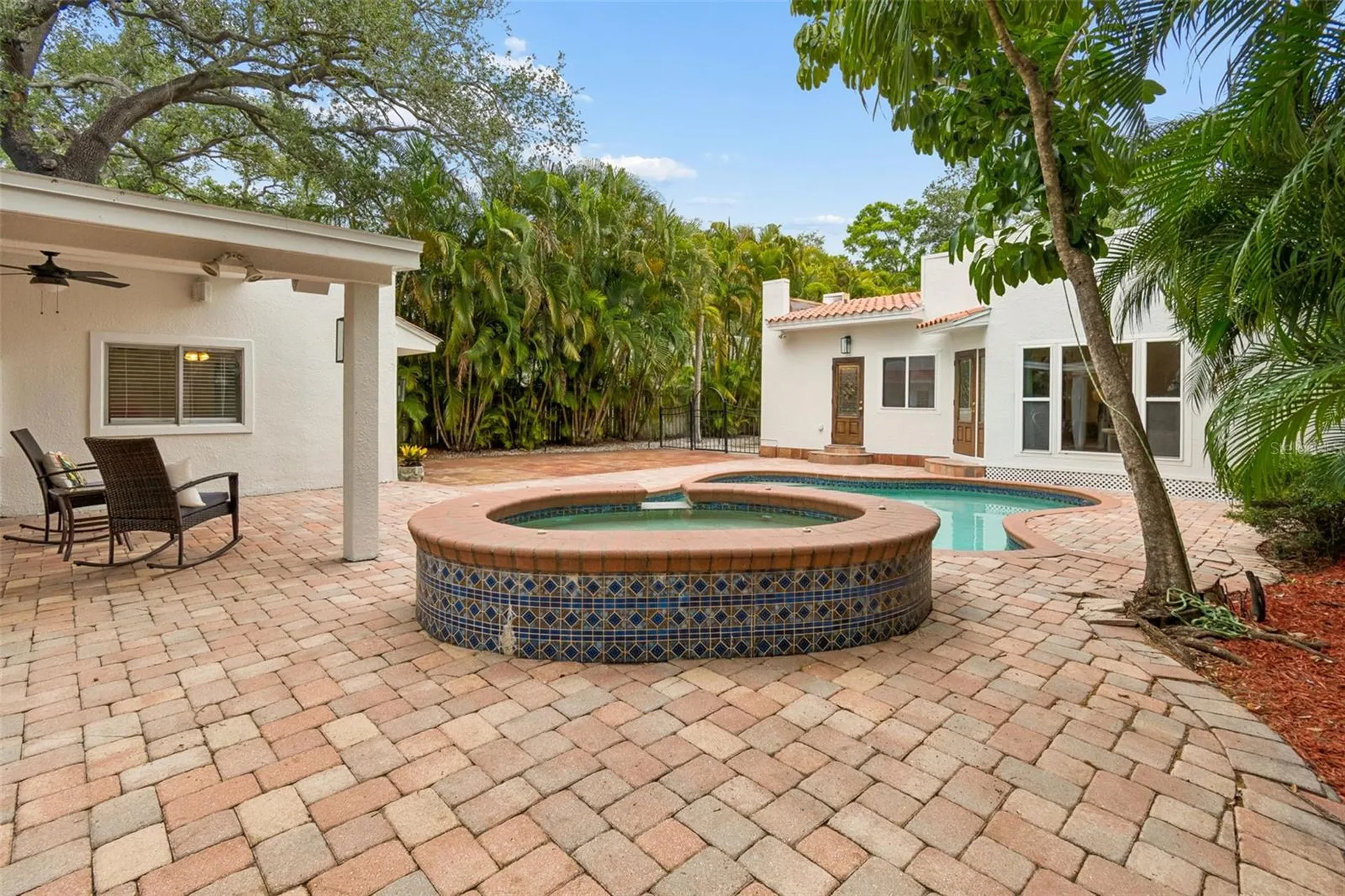 2434 W Prospect Road Tampa FL 33629