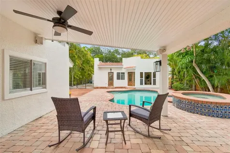 2434 W Prospect Road Tampa FL 33629