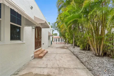 2434 W Prospect Road Tampa FL 33629