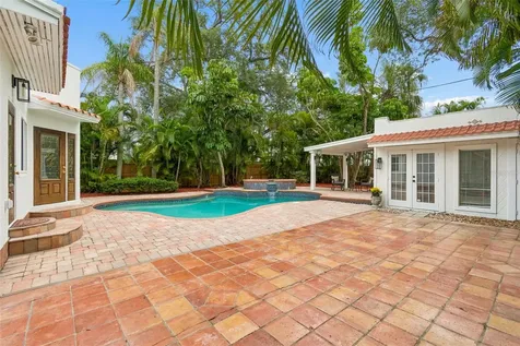 2434 W Prospect Road Tampa FL 33629