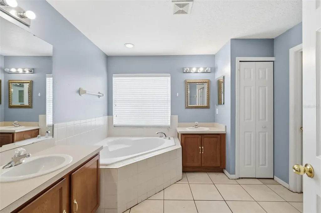 3002 Lorimer Court Groveland FL 34736