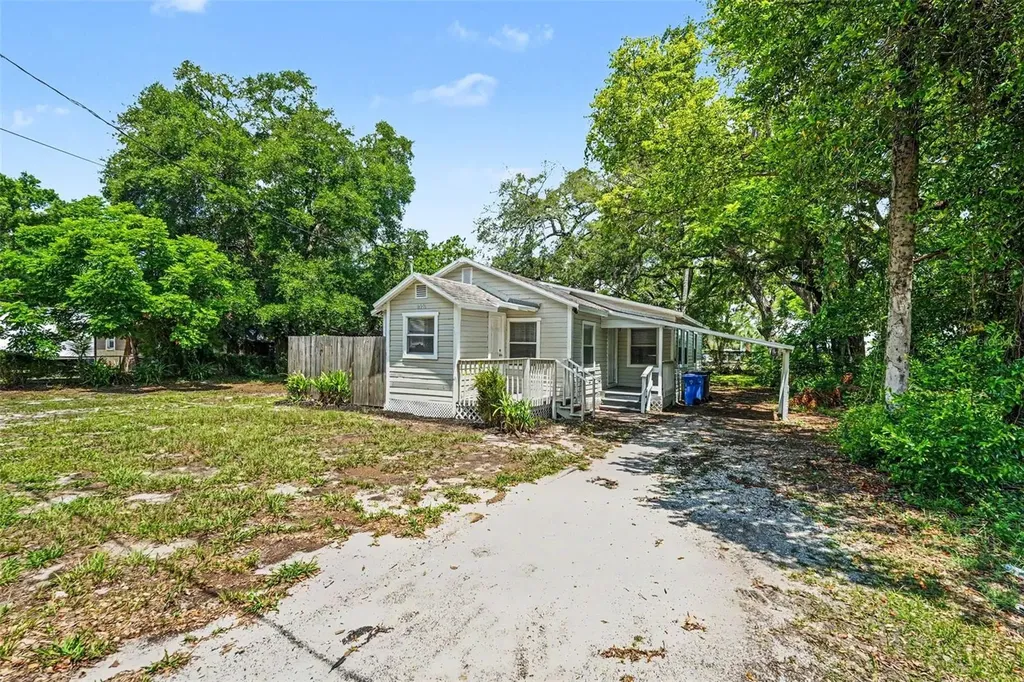 828 E 145th Avenue Tampa FL 33613