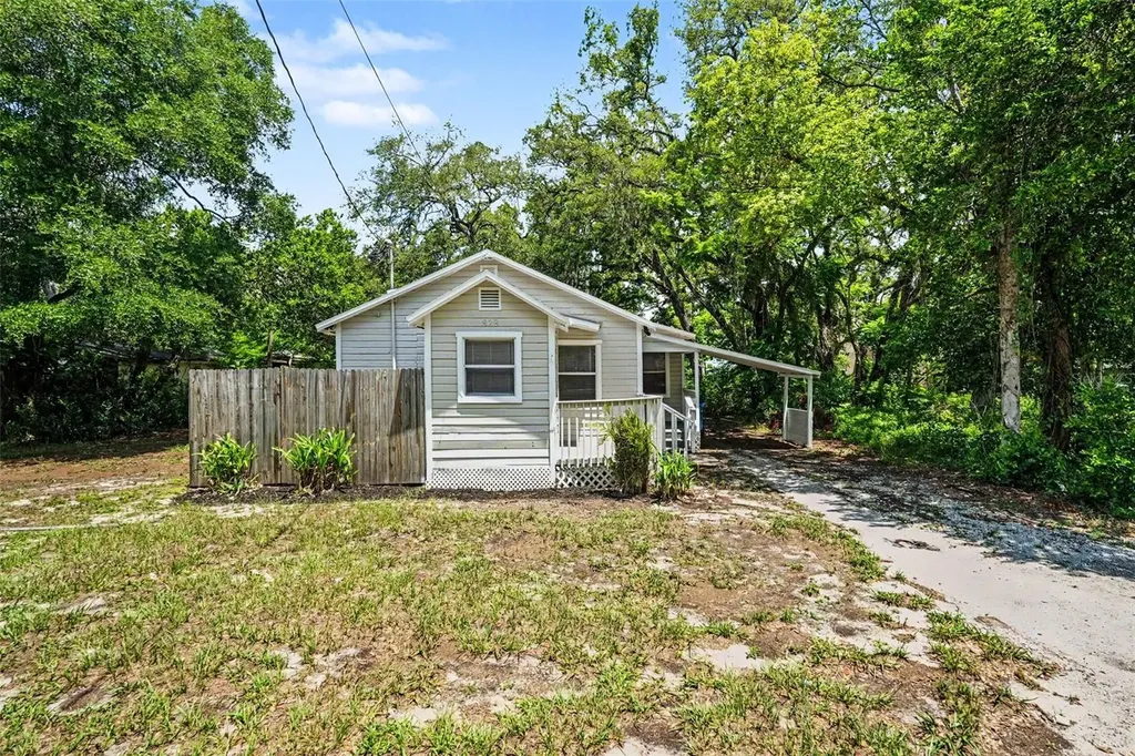 828 E 145th Avenue Tampa FL 33613