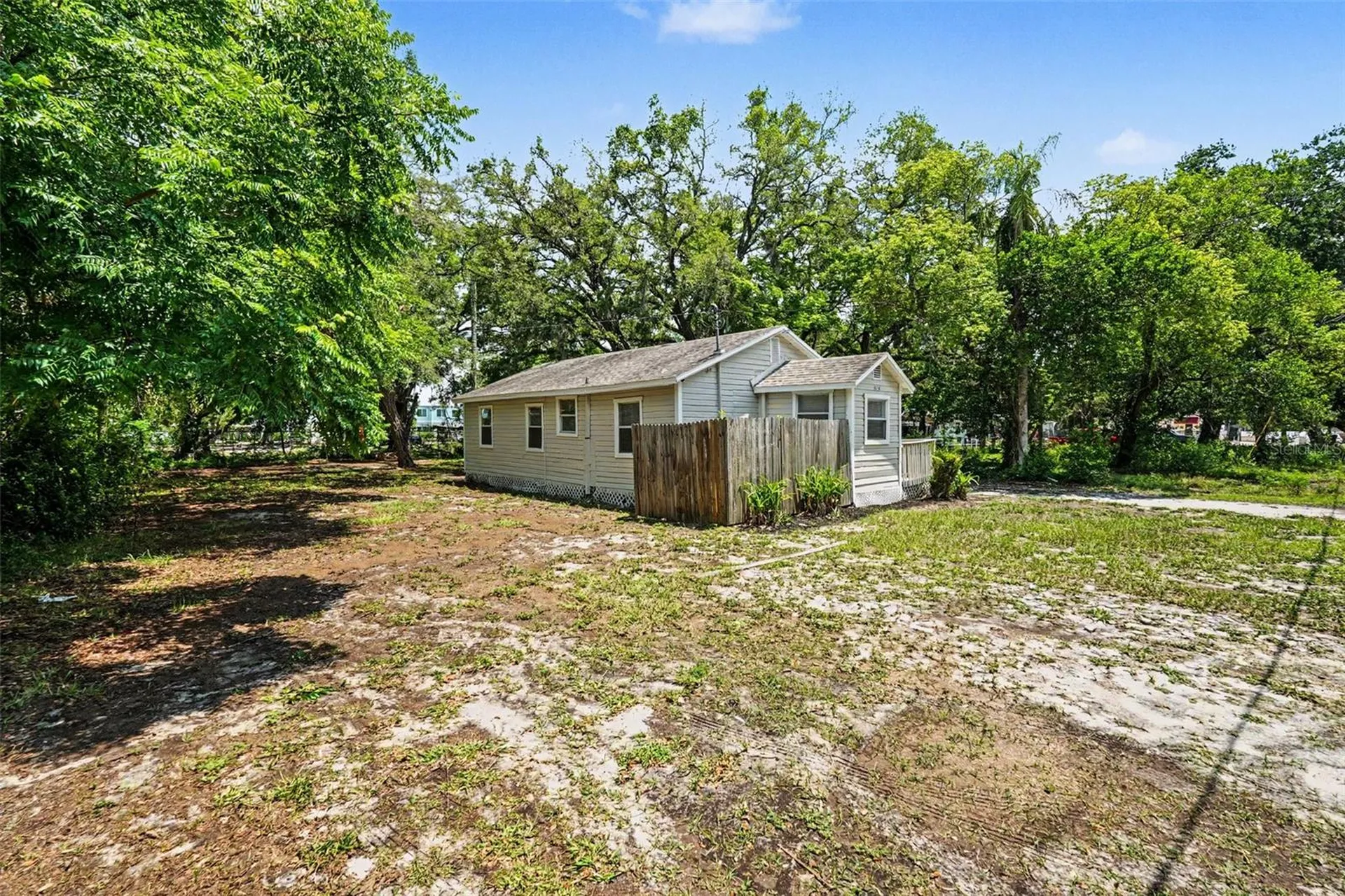 828 E 145th Avenue Tampa FL 33613