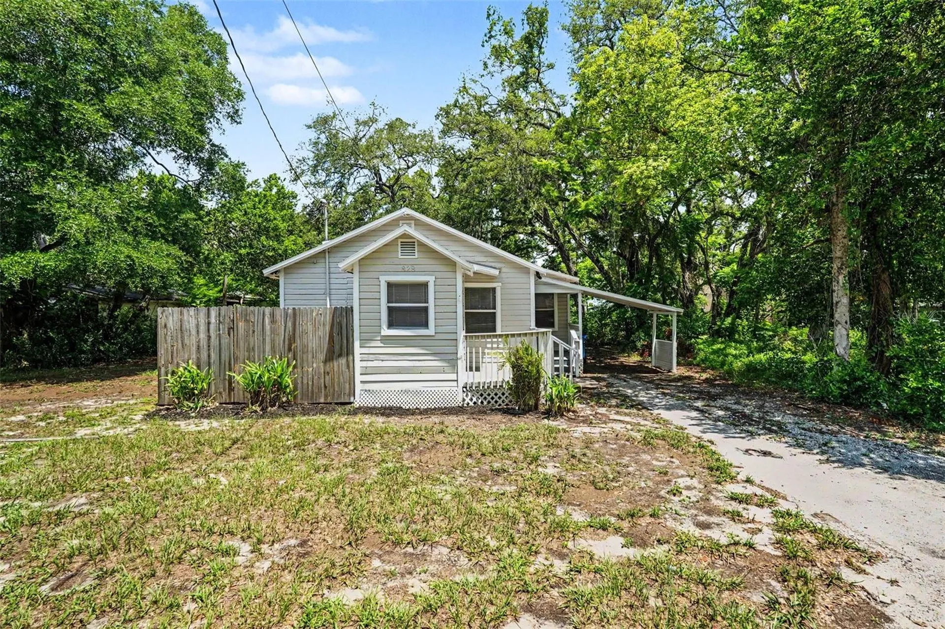 828 E 145th Avenue Tampa FL 33613