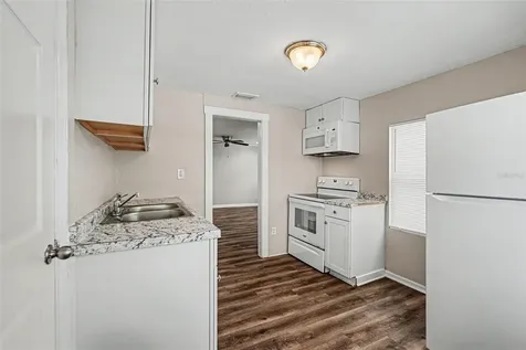 828 E 145th Avenue Tampa FL 33613