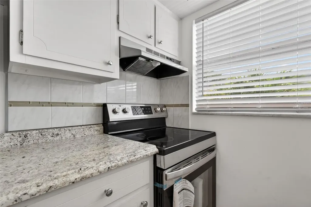 1221 Drew Street Clearwater FL 33755