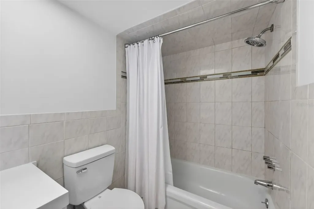 1221 Drew Street Clearwater FL 33755