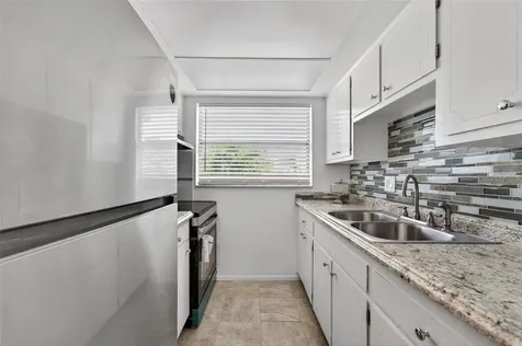 1221 Drew Street Clearwater FL 33755