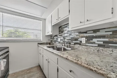 1221 Drew Street Clearwater FL 33755