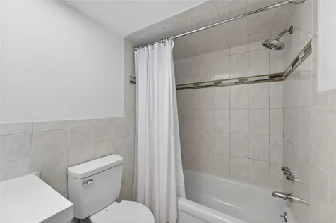 1221 Drew Street Clearwater FL 33755