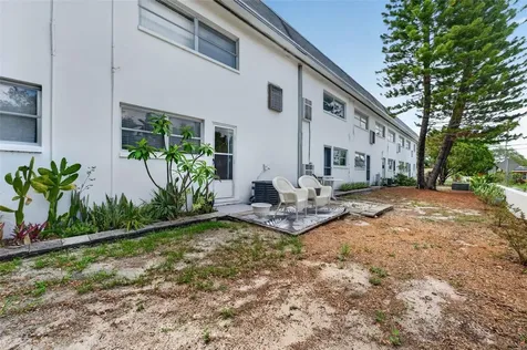 1221 Drew Street Clearwater FL 33755