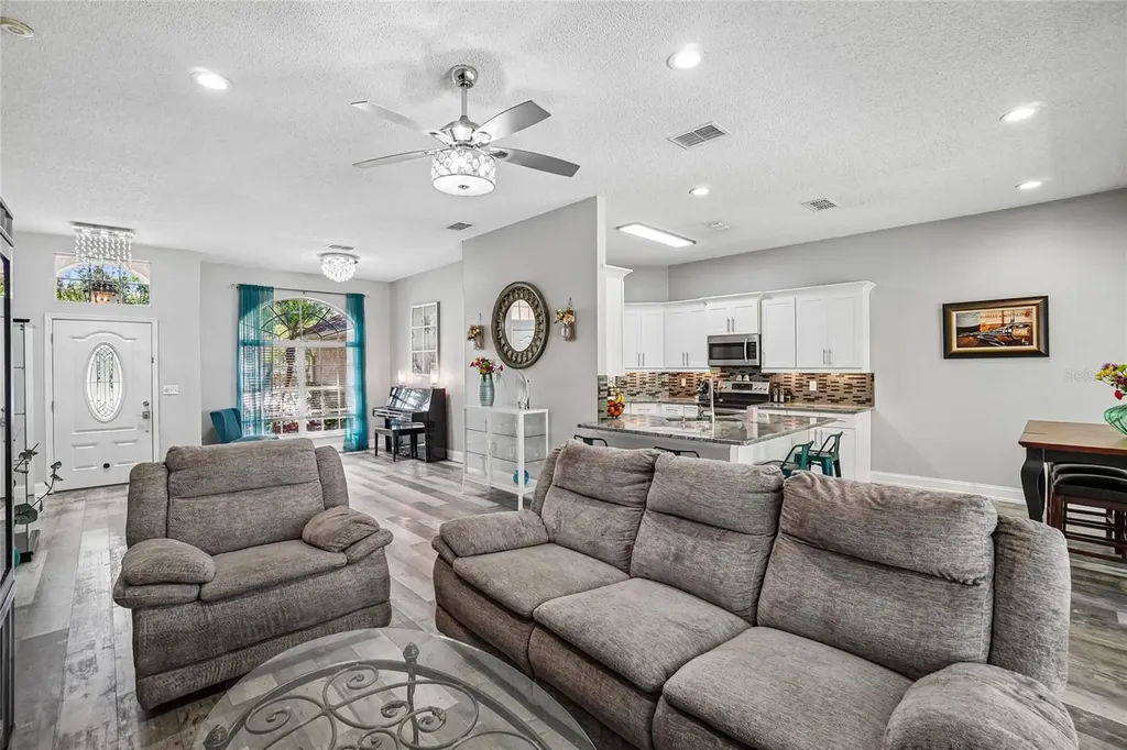 3319 Laurelwood Court Tarpon Springs FL 34688