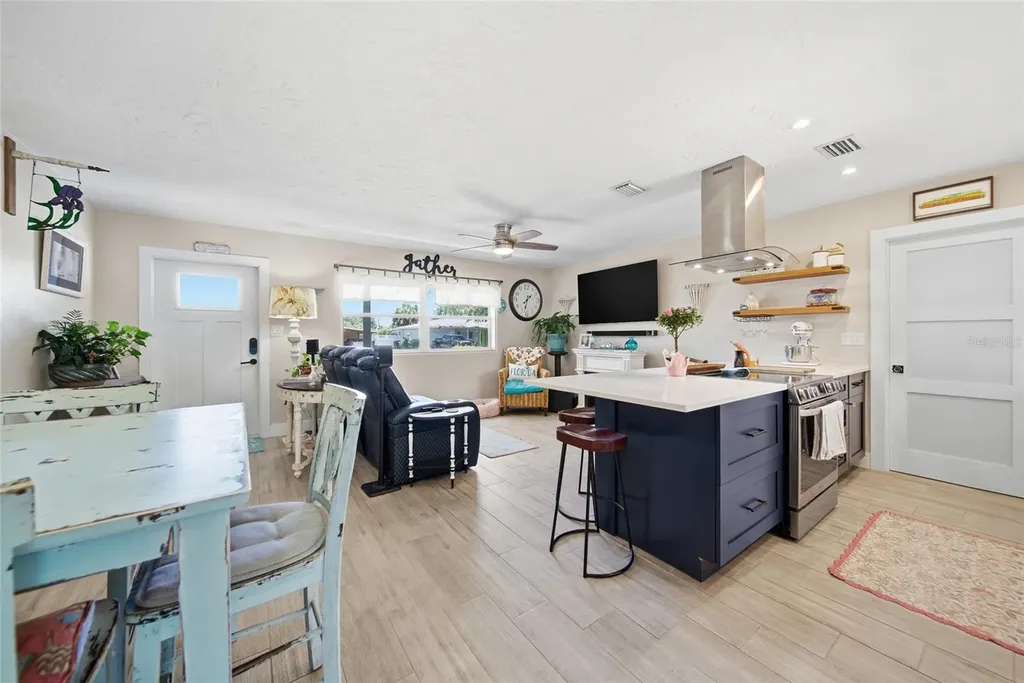 5548 Cedar Street NE St Petersburg FL 33703
