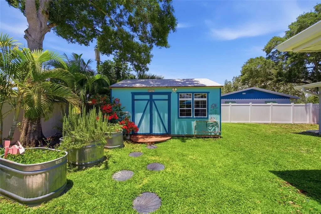 5548 Cedar Street NE St Petersburg FL 33703