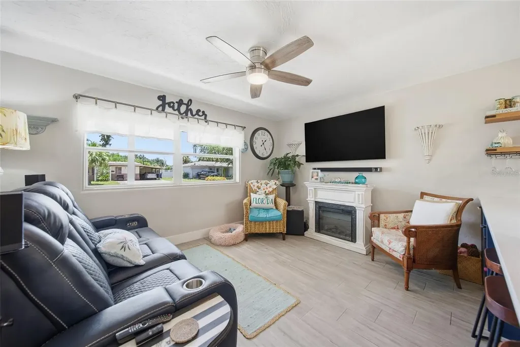 5548 Cedar Street NE St Petersburg FL 33703