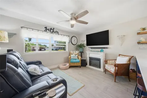 5548 Cedar Street NE St Petersburg FL 33703