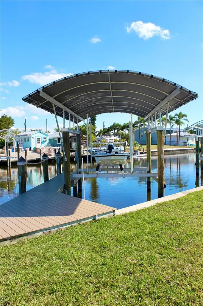 2744 Sanderling Court St James City FL 33956