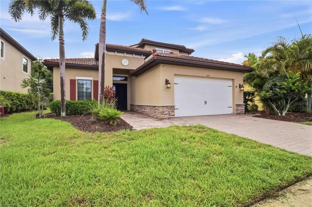 1090 Bradberry Drive Nokomis FL 34275