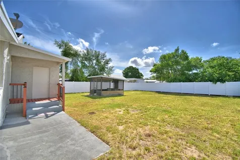 208 Center Street Auburndale FL 33823