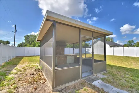 208 Center Street Auburndale FL 33823