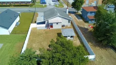 208 Center Street Auburndale FL 33823