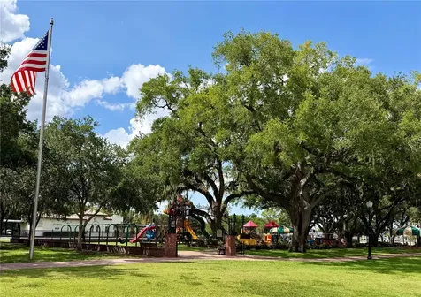 208 Center Street Auburndale FL 33823