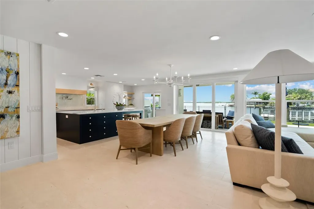 1907 Arrowhead Drive NE St Petersburg FL 33703