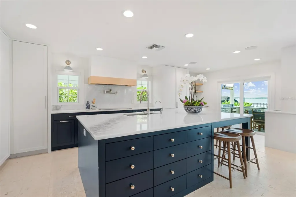 1907 Arrowhead Drive NE St Petersburg FL 33703