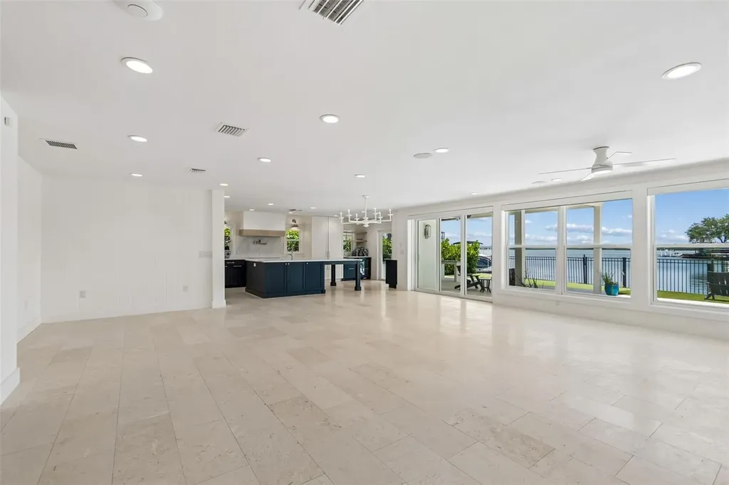 1907 Arrowhead Drive NE St Petersburg FL 33703