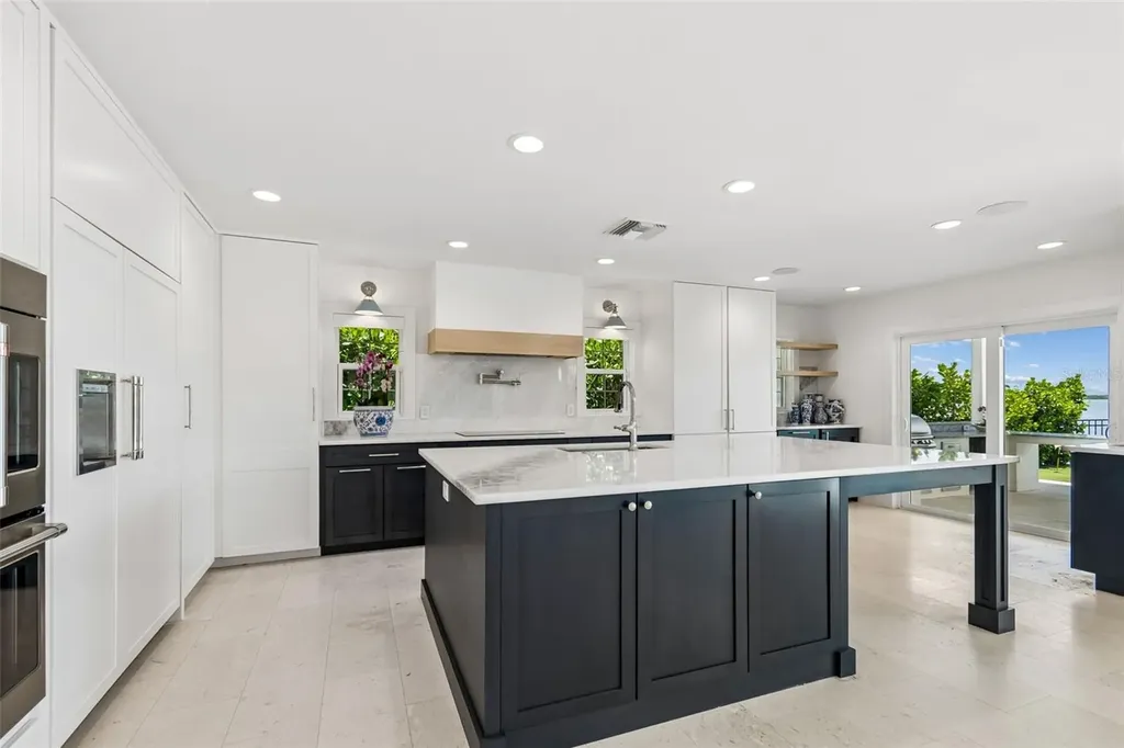 1907 Arrowhead Drive NE St Petersburg FL 33703