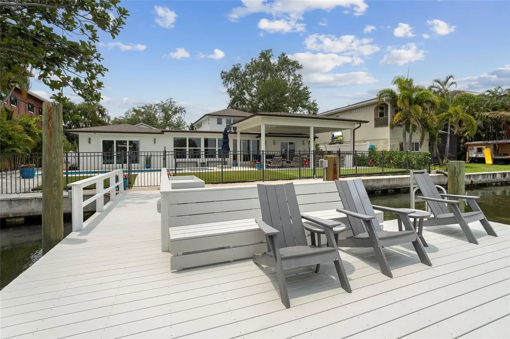 1907 Arrowhead Drive NE St Petersburg FL 33703