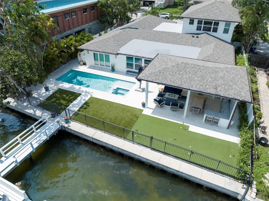 1907 Arrowhead Drive NE St Petersburg FL 33703