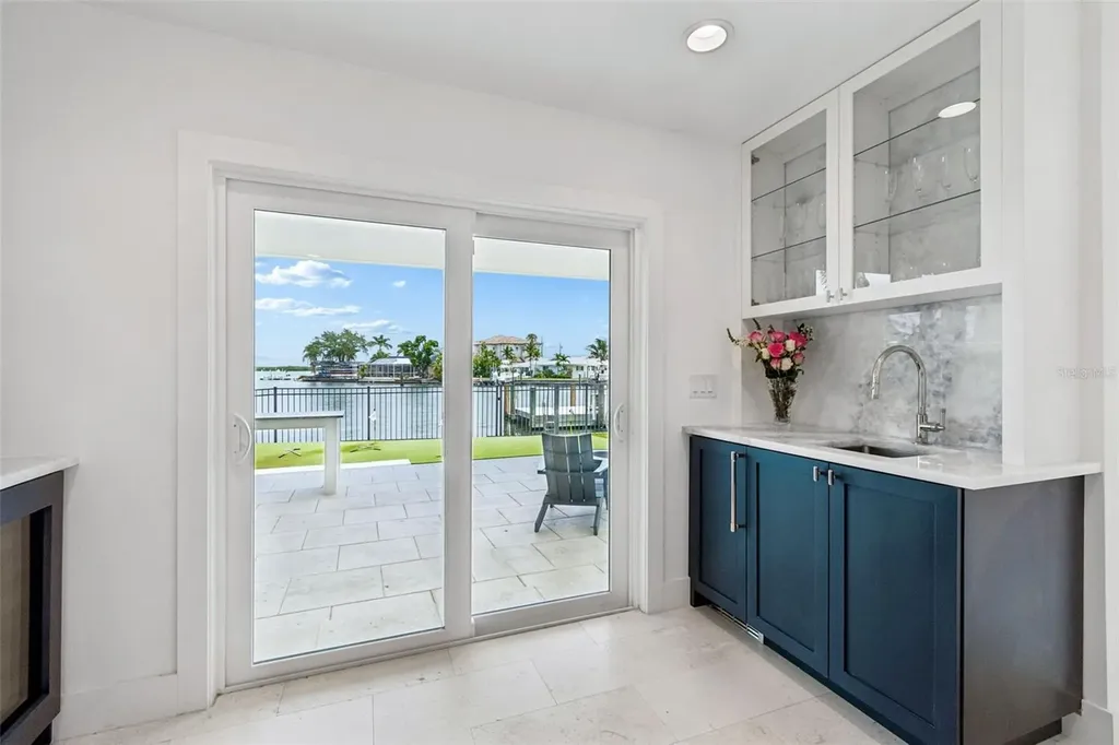 1907 Arrowhead Drive NE St Petersburg FL 33703
