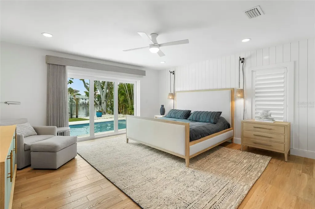 1907 Arrowhead Drive NE St Petersburg FL 33703