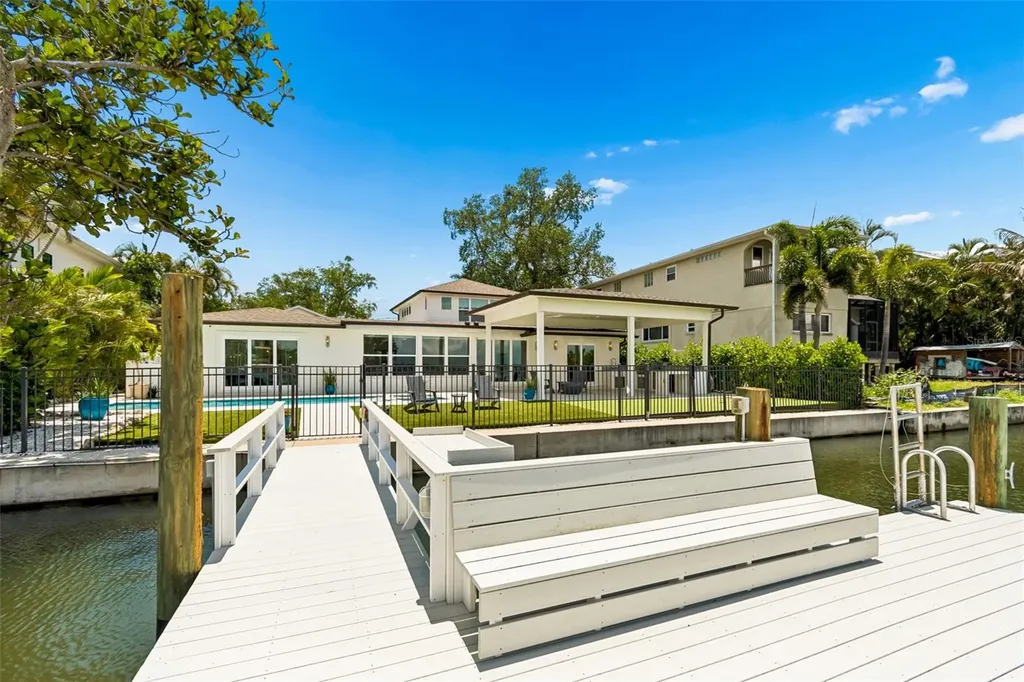 1907 Arrowhead Drive NE St Petersburg FL 33703