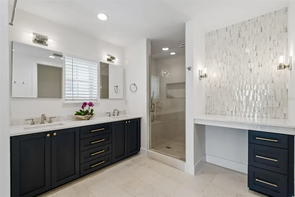 1907 Arrowhead Drive NE St Petersburg FL 33703