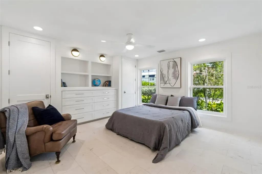 1907 Arrowhead Drive NE St Petersburg FL 33703