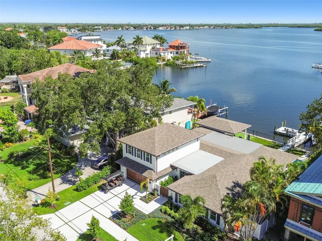 1907 Arrowhead Drive NE St Petersburg FL 33703
