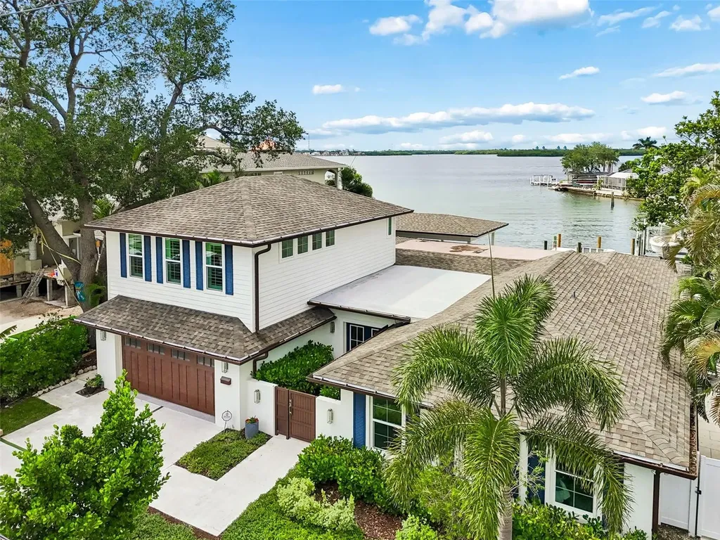 1907 Arrowhead Drive NE St Petersburg FL 33703