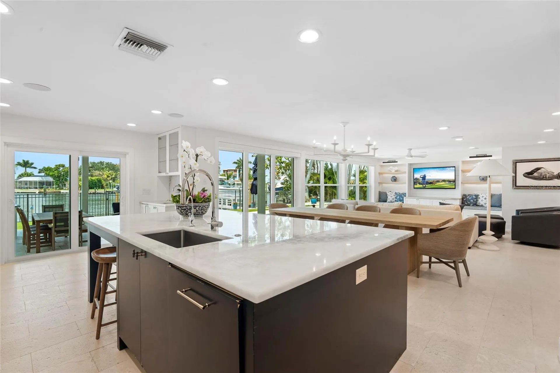 1907 Arrowhead Drive NE St Petersburg FL 33703