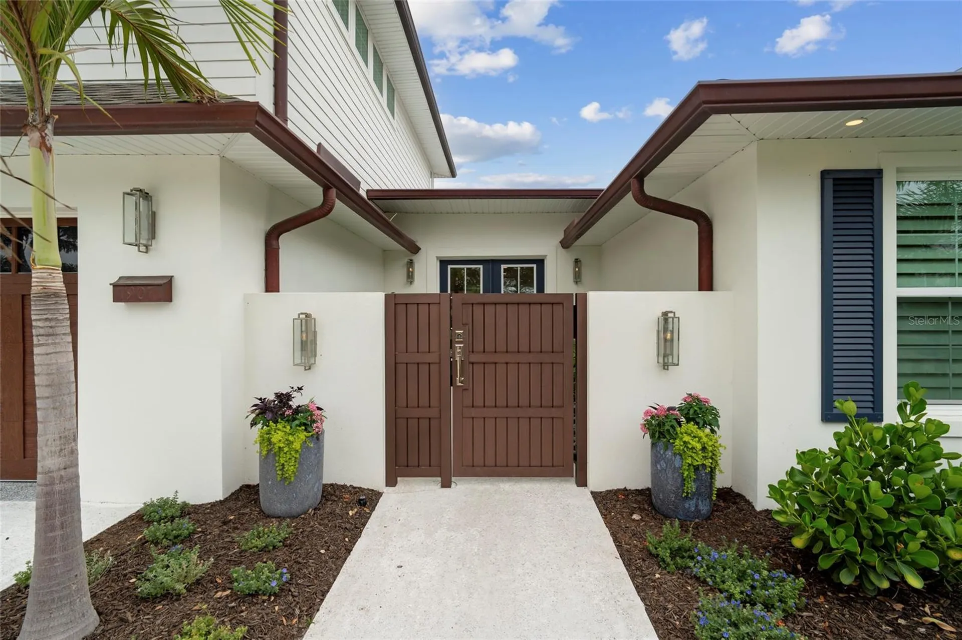 1907 Arrowhead Drive NE St Petersburg FL 33703