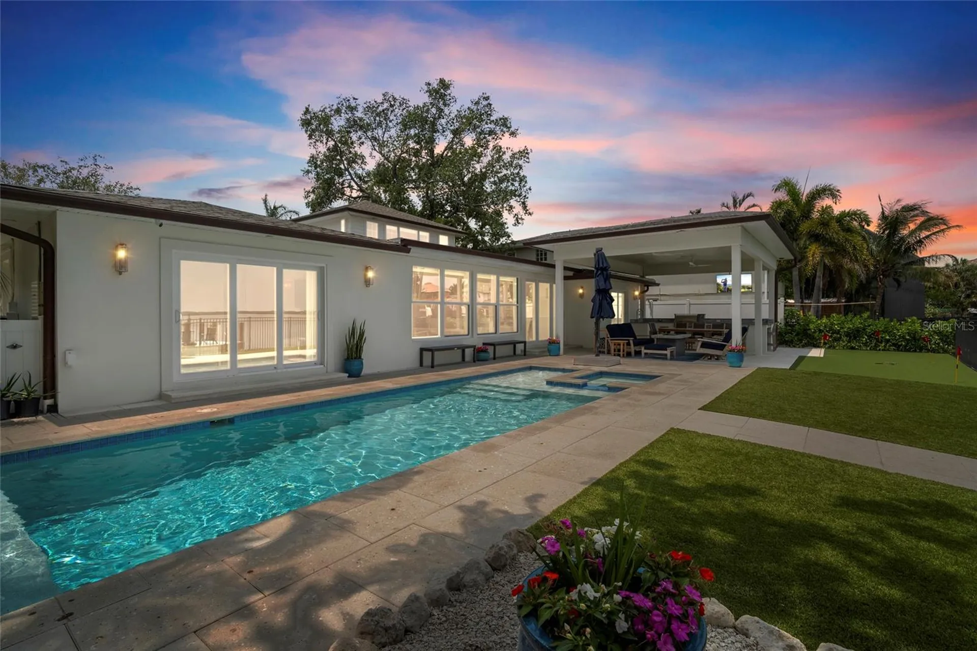 1907 Arrowhead Drive NE St Petersburg FL 33703