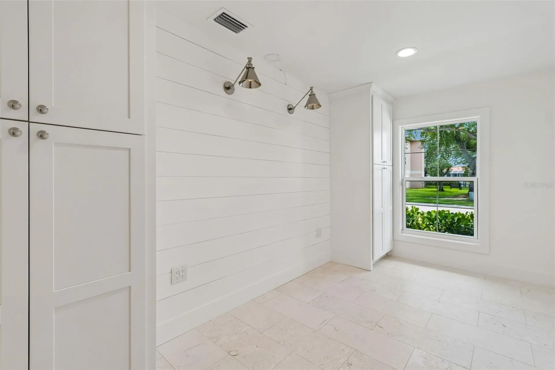 1907 Arrowhead Drive NE St Petersburg FL 33703