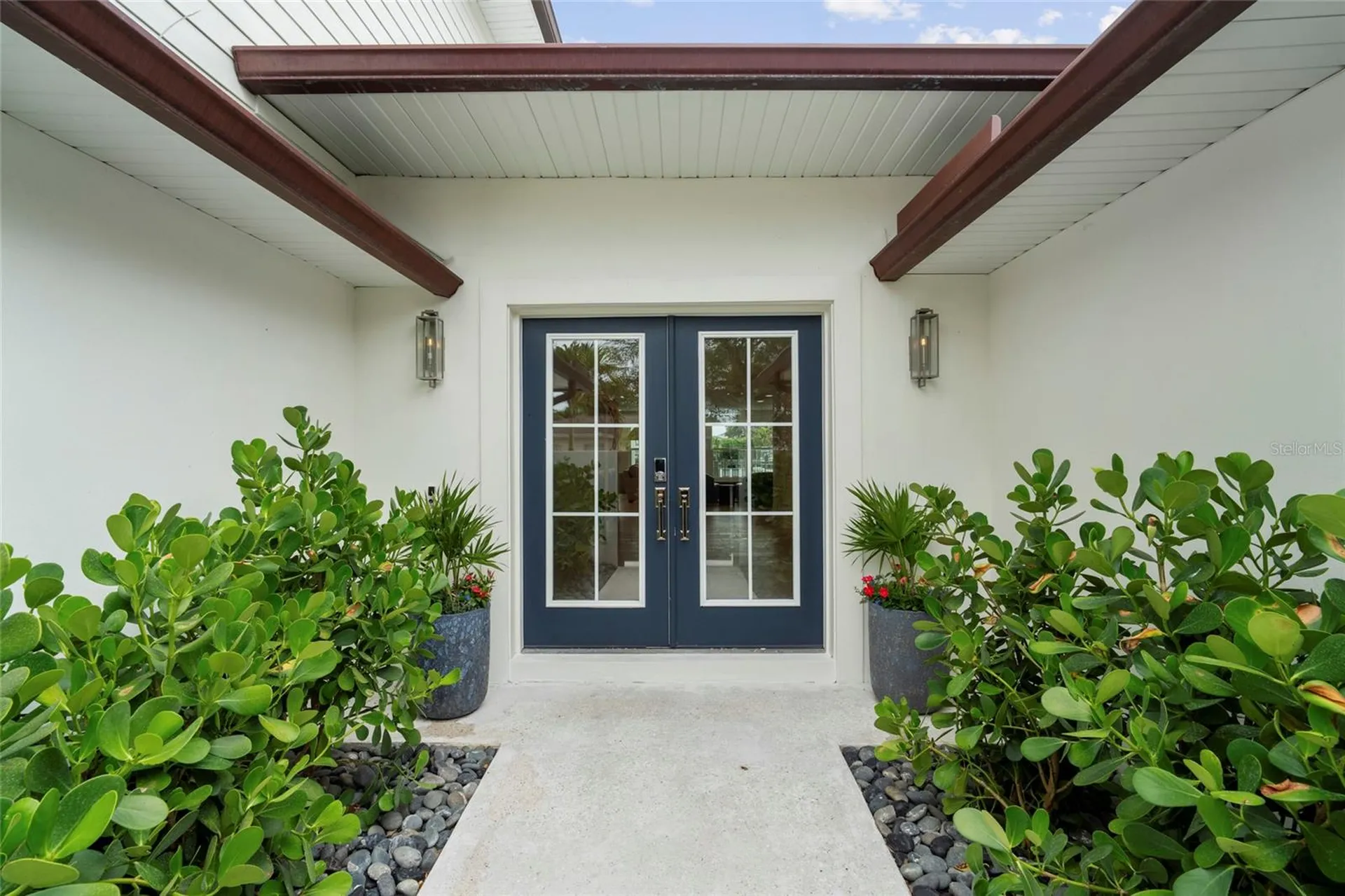 1907 Arrowhead Drive NE St Petersburg FL 33703