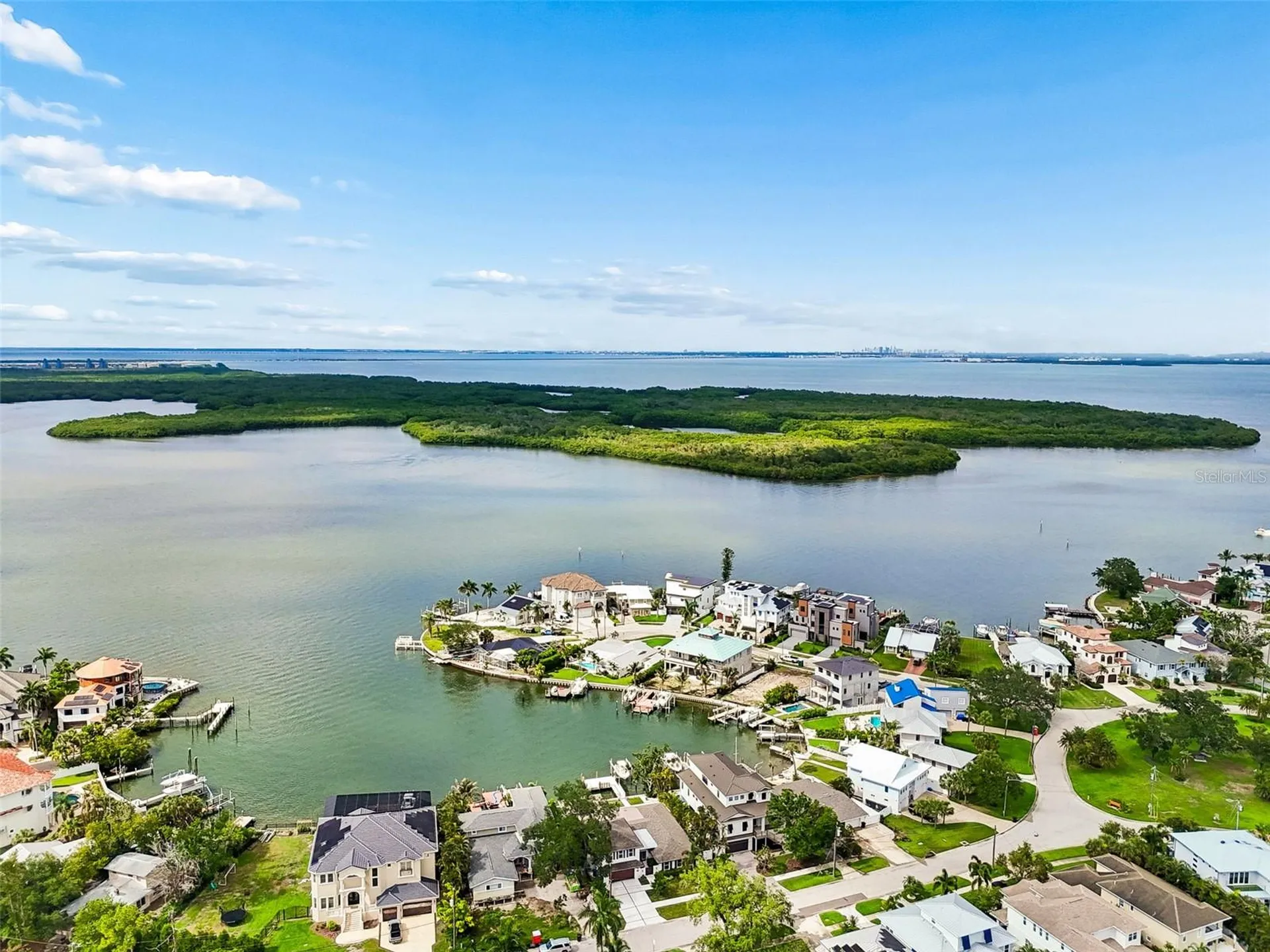 1907 Arrowhead Drive NE St Petersburg FL 33703